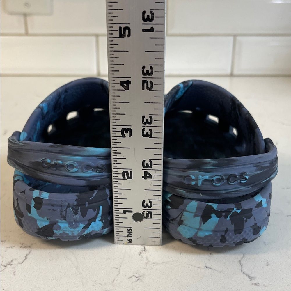 KIDS' CROCS LITTLE KID CLASSIC MARBLED 2 CLOGS Blue Swirl Clog Shoes Size 13 - Picture 4 of 17